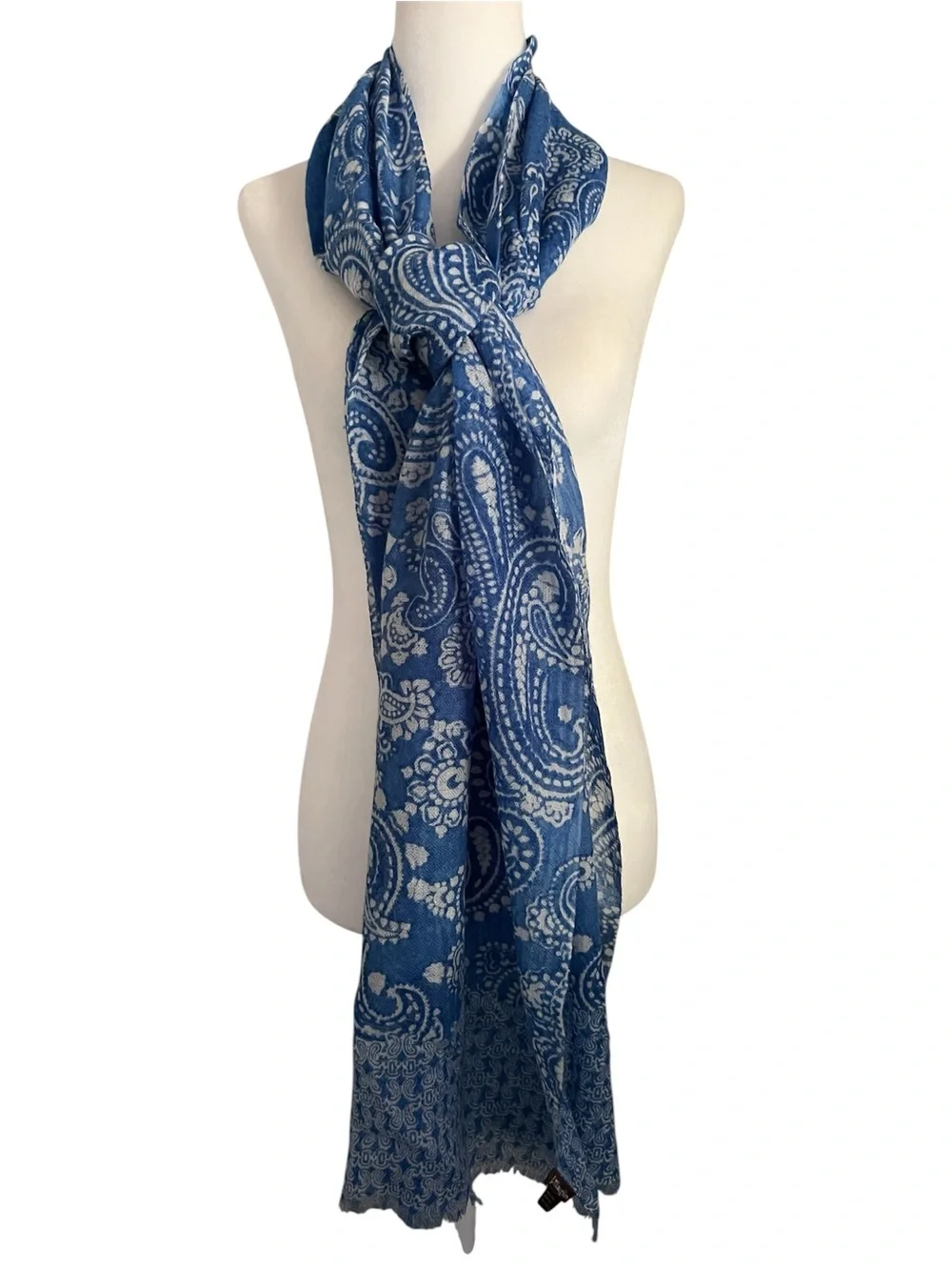 J. McLaughlin Blue Paisley Print Lightweight 100% Wool Wrap Shawl Scarf